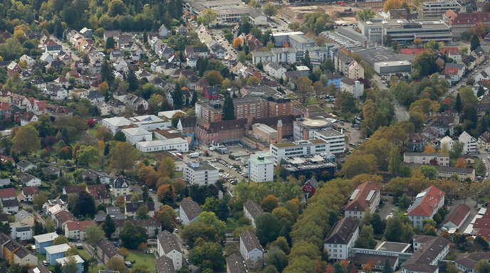 Das Ortenau-Klinikum - hier eine Aufnahme des Krankenhauses in Offenburg am Ebertplatz - wird in den nächsten zwei Jahren voraussichtlich hohe Verluste einfahren. 