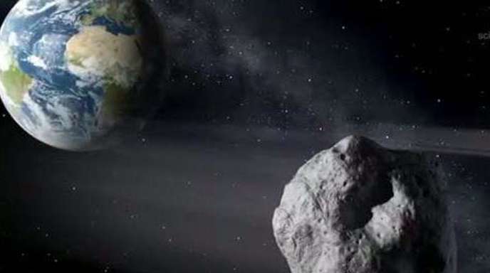 Die künstlerische Darstellung zeigt einen erdnahen Asteroiden im Vorbeiflug der Erde.