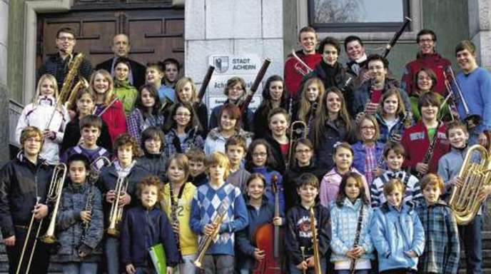 Foto: Daniela Busam - Allen hat es riesigen Spaß gemacht, ihr Können zu zeigen: Die erfolgreichen Teilnehmer des Wettbwerbs »Jugend musiziert« in Lahr von der Musikschule Achern-Oberkirch. 